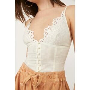 Elegant White Lace Trimmed Women's Top